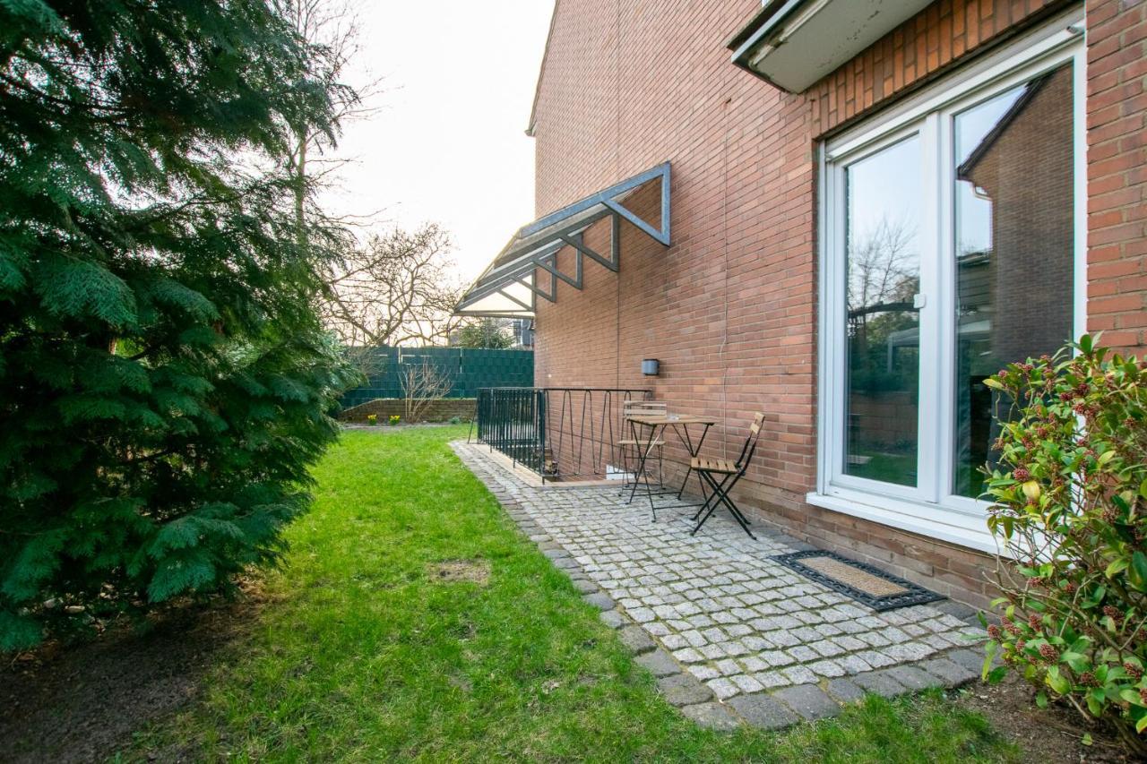 Raj Living - 1 , 3 And 4 Room Apartments - 20 Min Messe Dus & Airport Dus Медебах Екстер'єр фото