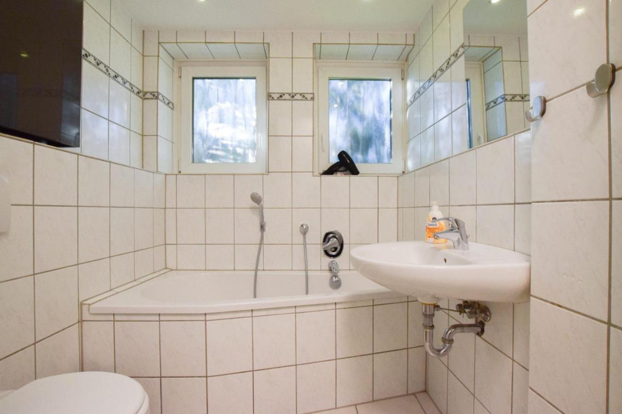 Raj Living - 1 , 3 And 4 Room Apartments - 20 Min Messe Dus & Airport Dus Медебах Екстер'єр фото