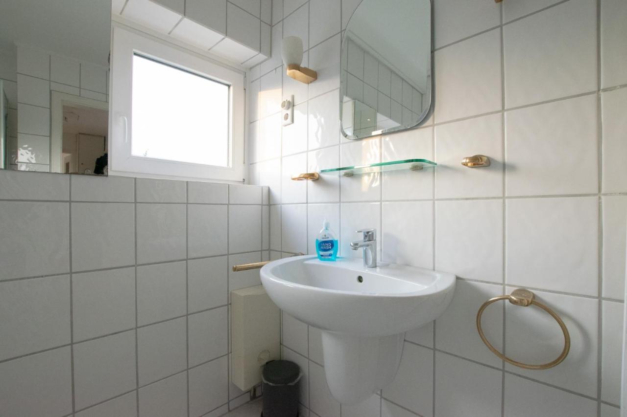 Raj Living - 1 , 3 And 4 Room Apartments - 20 Min Messe Dus & Airport Dus Медебах Екстер'єр фото
