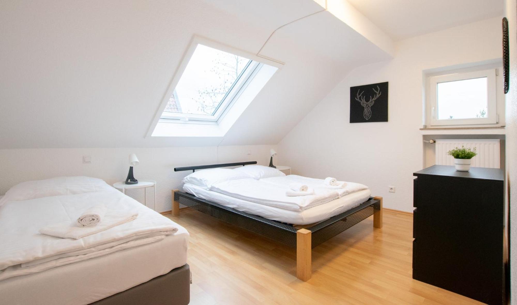 Raj Living - 1 , 3 And 4 Room Apartments - 20 Min Messe Dus & Airport Dus Медебах Екстер'єр фото