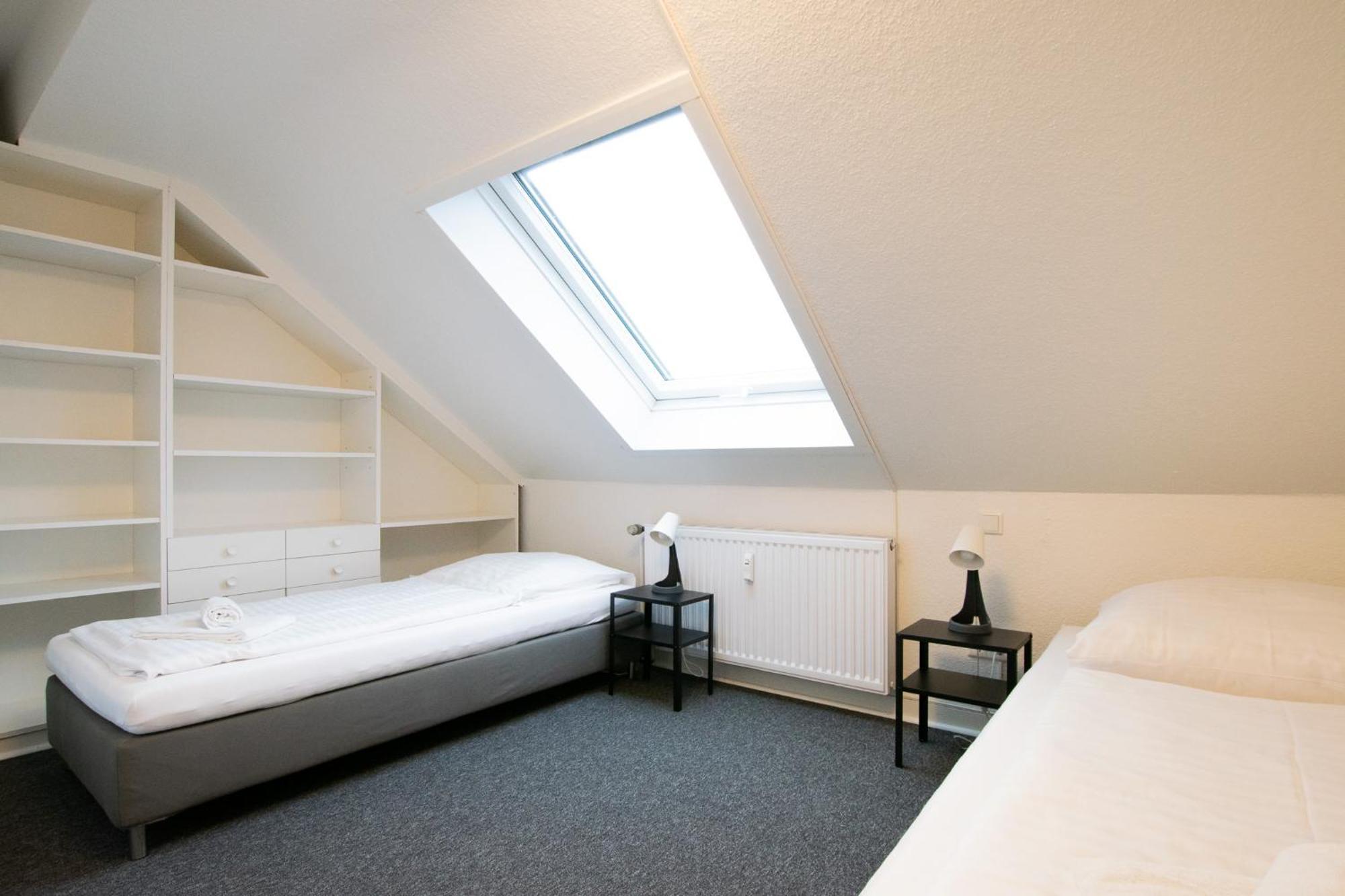 Raj Living - 1 , 3 And 4 Room Apartments - 20 Min Messe Dus & Airport Dus Медебах Екстер'єр фото